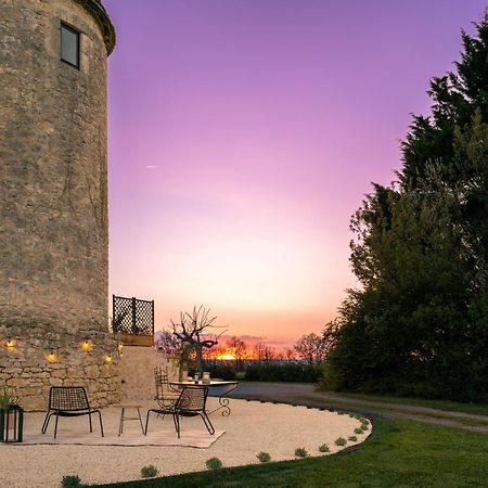 Loubes-Bernac Enchanting Windmill Retreat מראה חיצוני תמונה