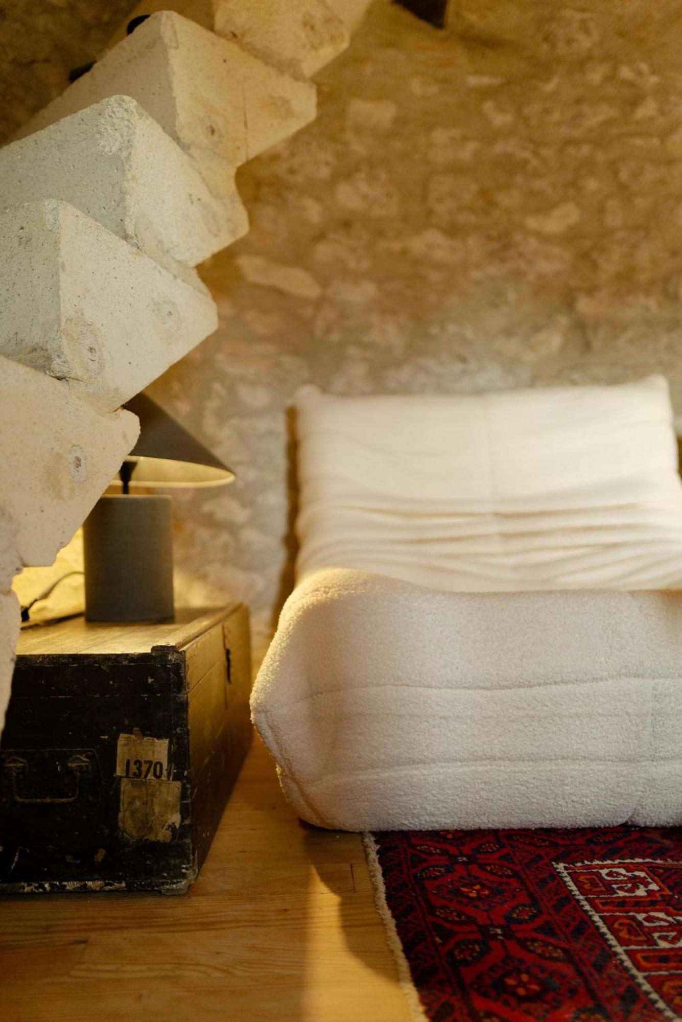 Loubes-Bernac Enchanting Windmill Retreat מראה חיצוני תמונה