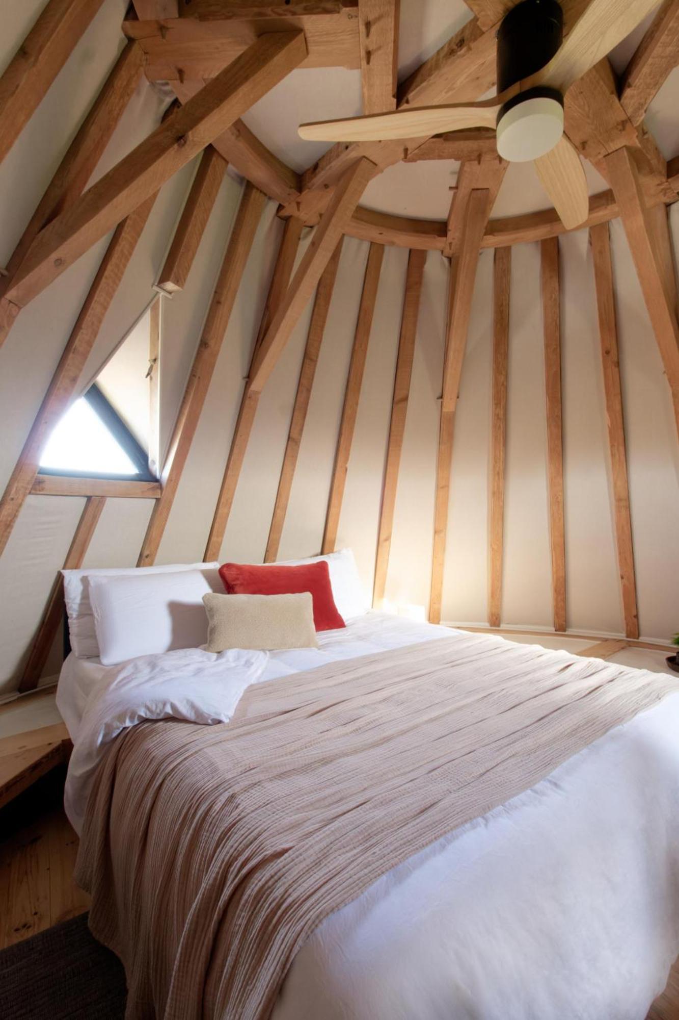 Loubes-Bernac Enchanting Windmill Retreat מראה חיצוני תמונה